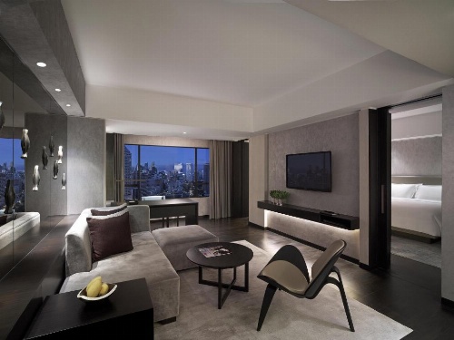 New World Makati Hotel image 38